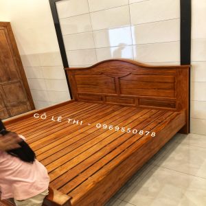 Giường ngủ gỗ gia đình phun sơn hiện đại